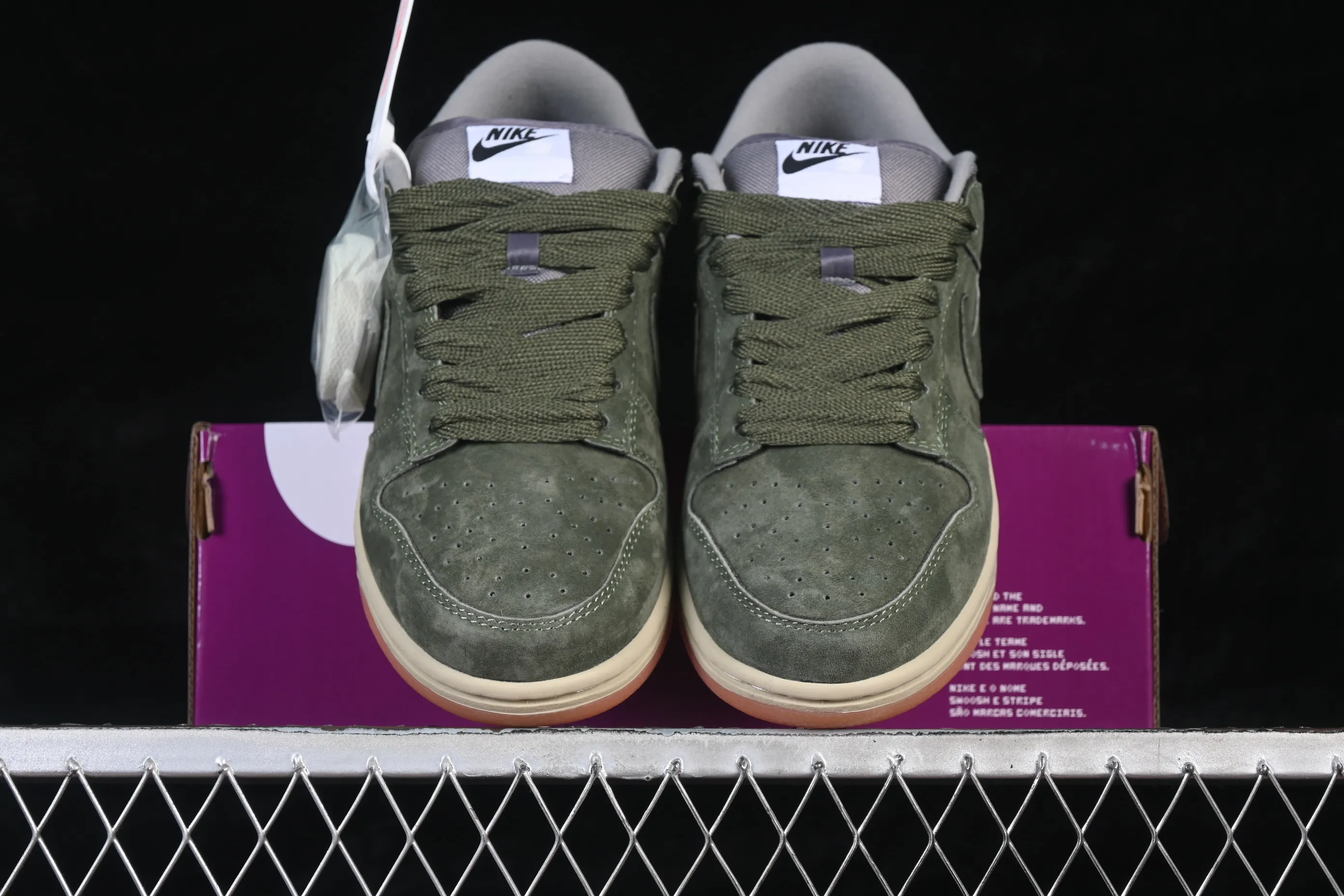 All Categories Nk SB Dunk Series Nk SB Dunk Low Low-top sneakers Nike SB Dunk Low Raw rubber army green SB low-top casual sneakers HJ0367-301